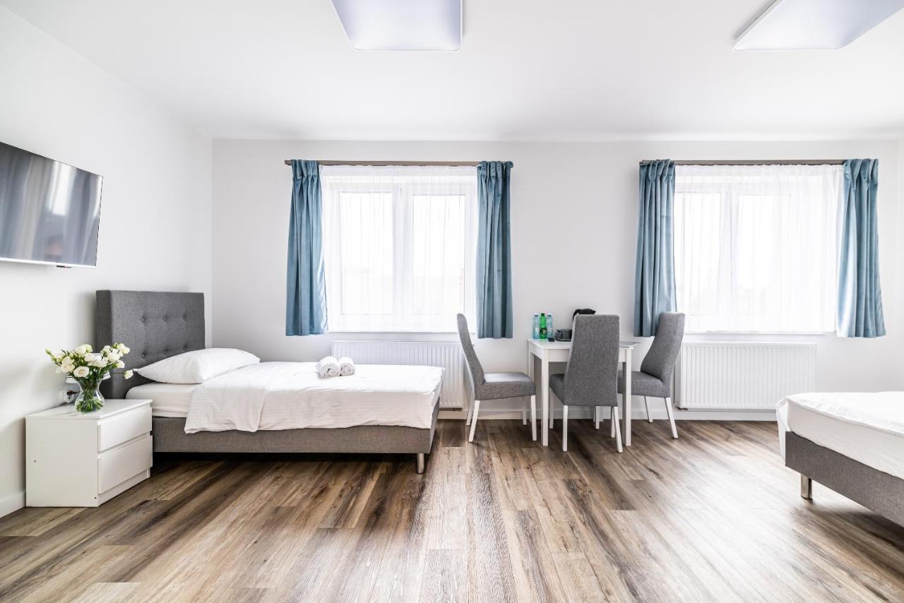 Expo Hostel เคียลเซ ภายนอก รูปภาพ
