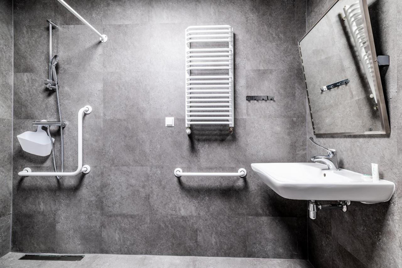 Expo Hostel เคียลเซ ภายนอก รูปภาพ